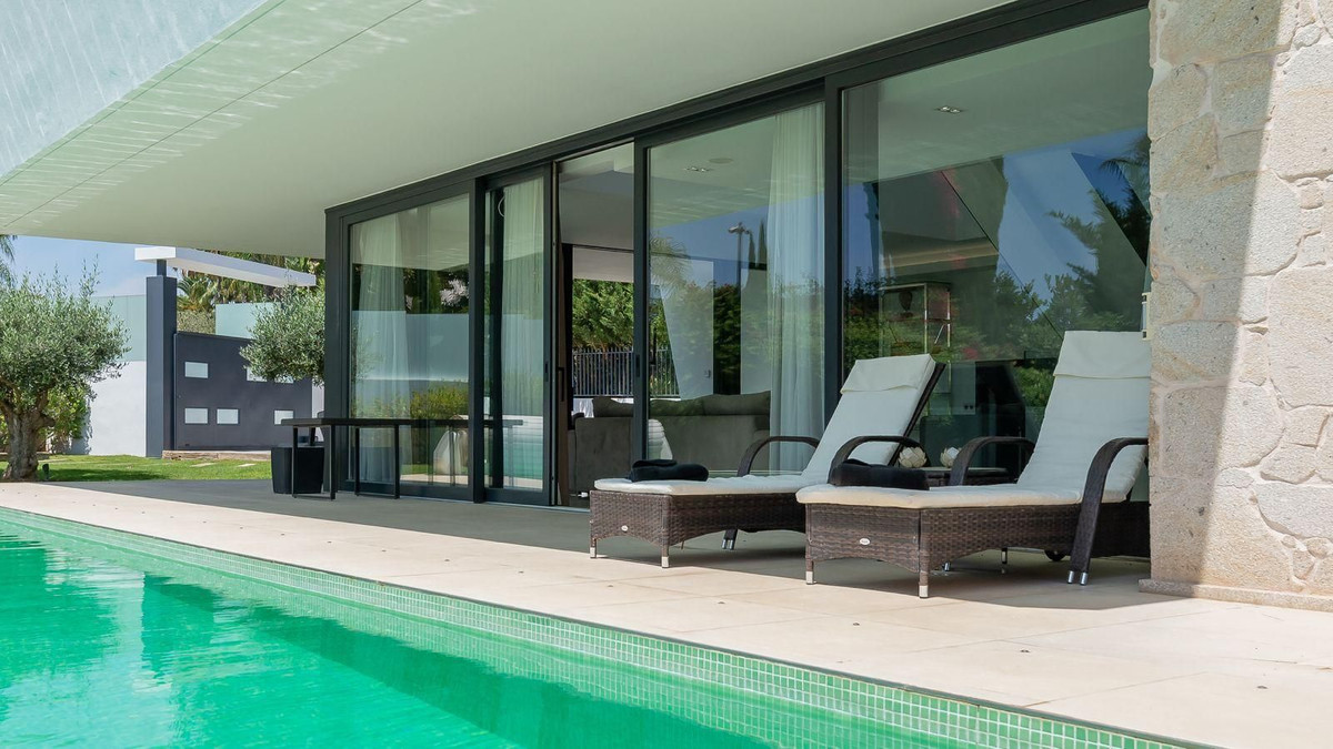 5 Bed - Villa for Sale in Nueva Andalucia, Marbella
