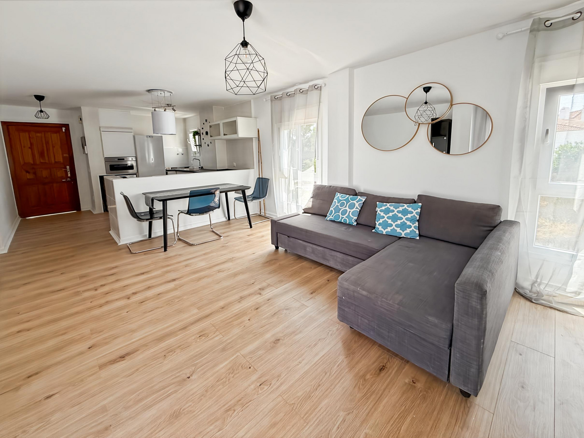 Ático de 3 Dormitorios y 1 Baño en venta en Elviria, Marbella