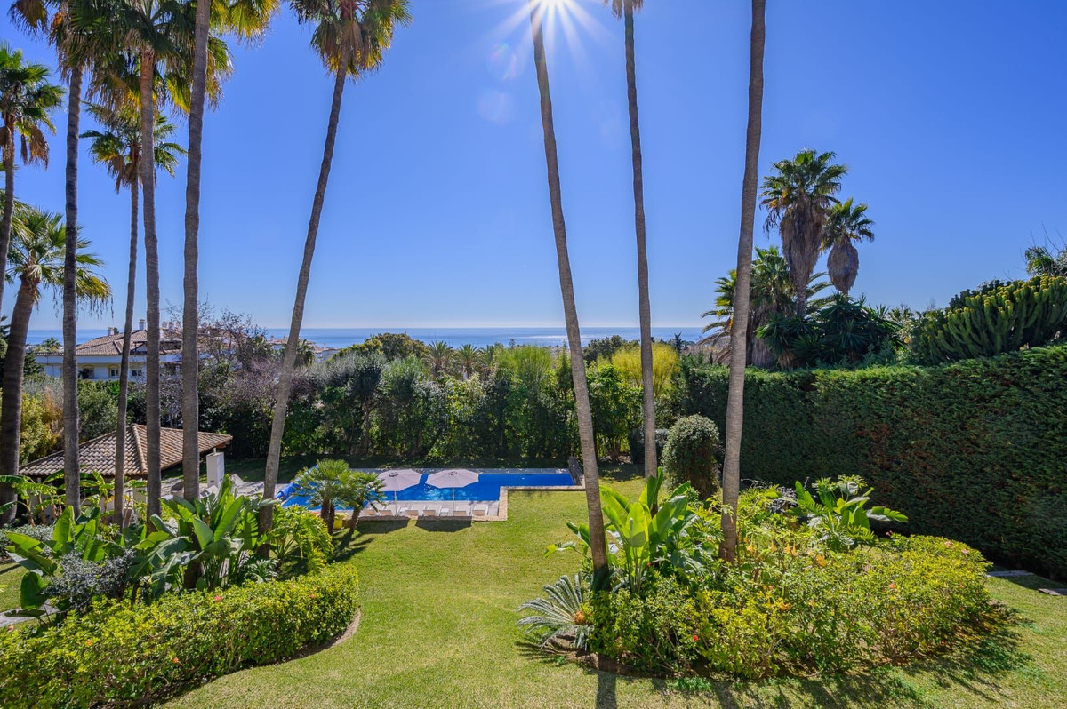 Finca de 6 Dormitorios en alquiler vacacional en Milla de Oro, Marbella