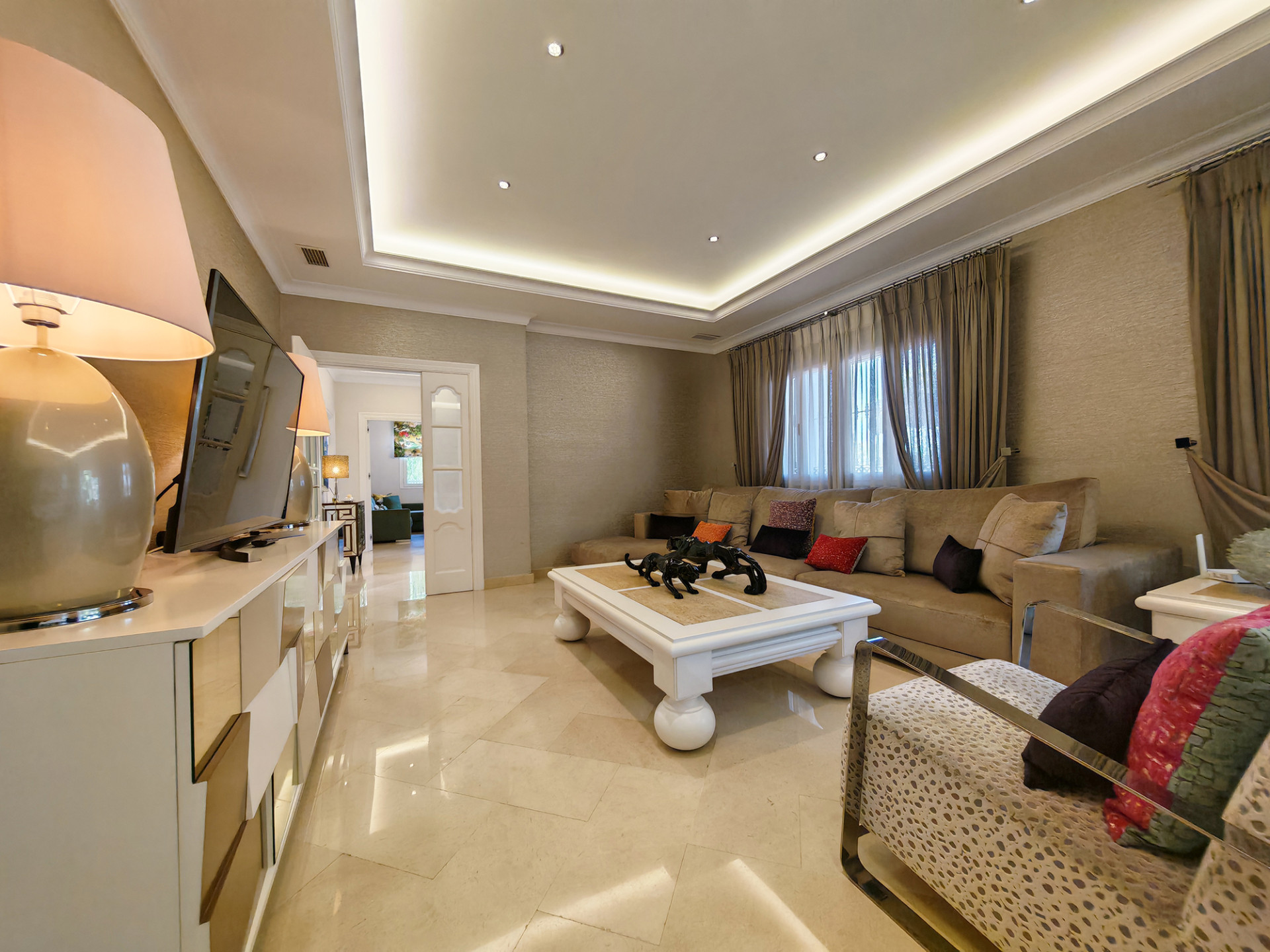 4 Bed - Villa for Sale in Elviria, Marbella
