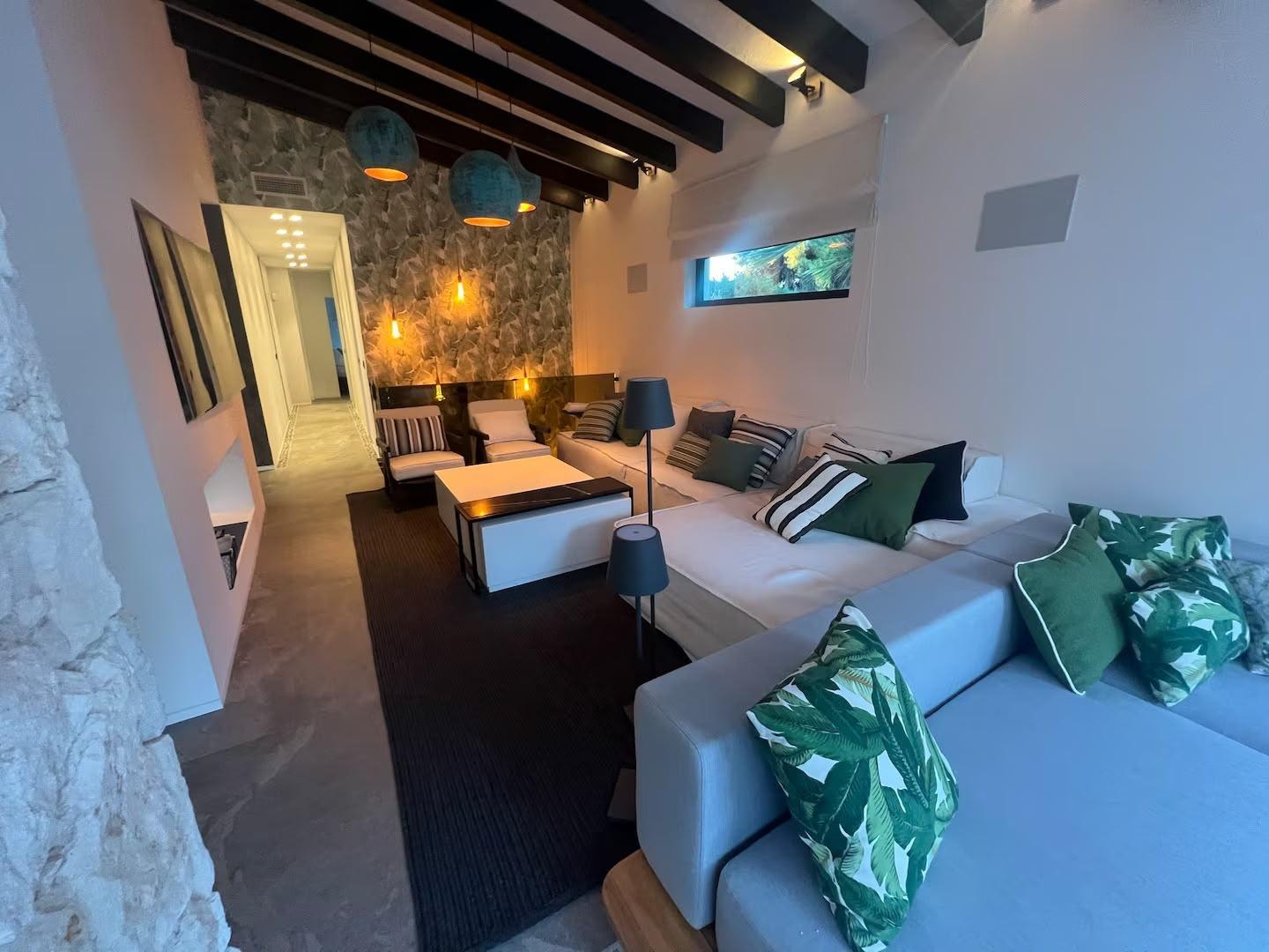 Casa de 5 Dormitorios en venta en El Rosario, Marbella