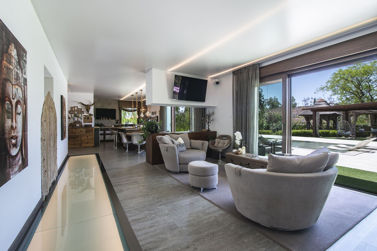 Casa de 6 Dormitorios y 8 Baños en venta en Benahavís
