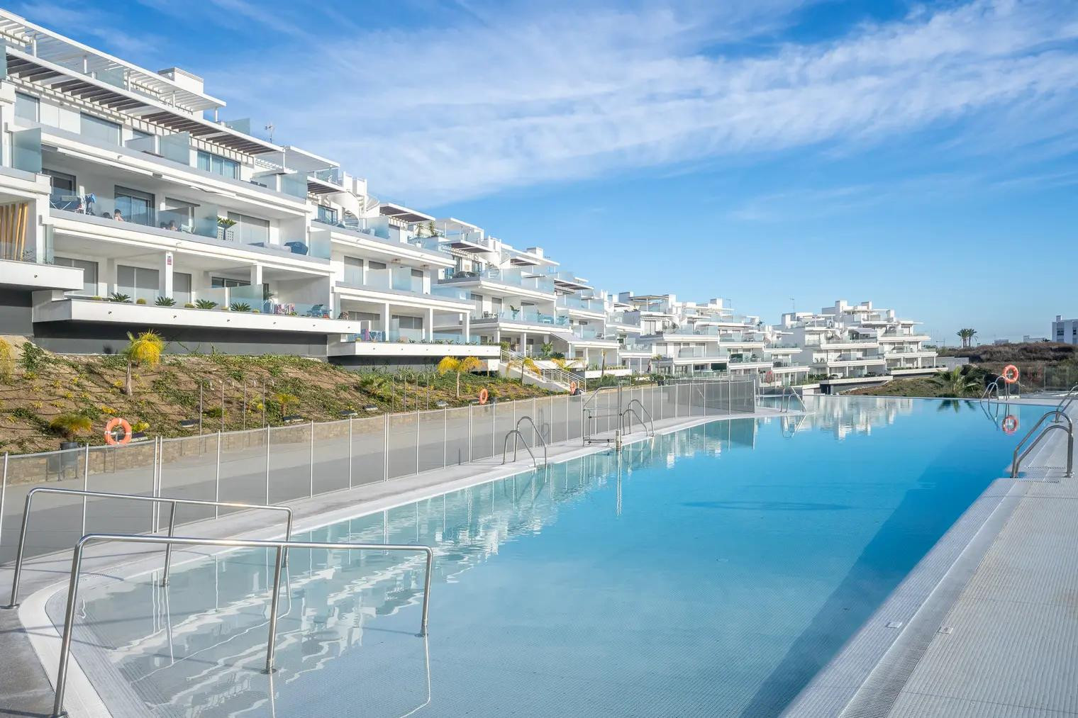 Piso de 3 Dormitorios y 2 Baños en alquiler en Cancelada, Estepona