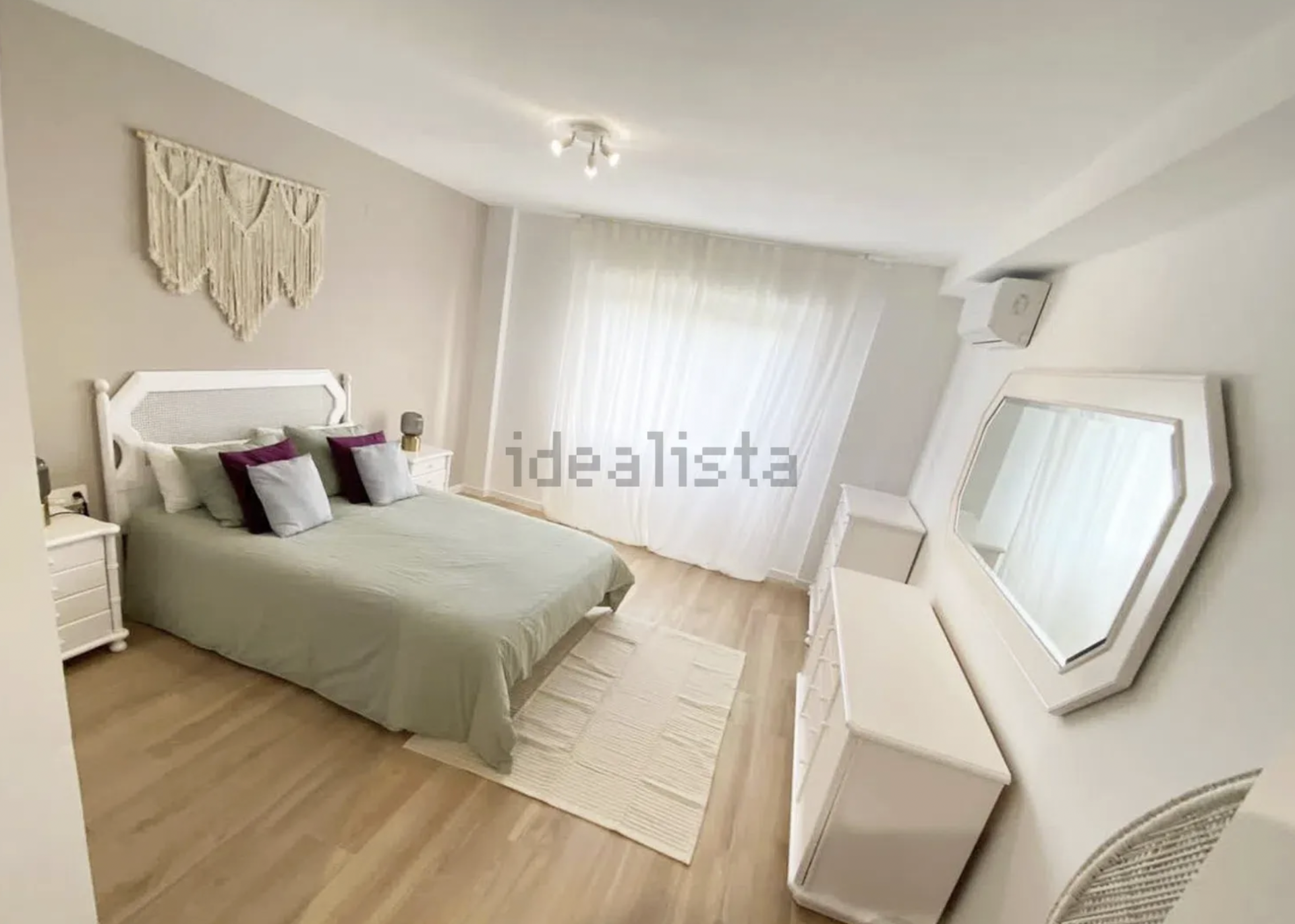 3 Bed, 2 Bath - Apartment for Rent in Nueva Andalucia, Marbella