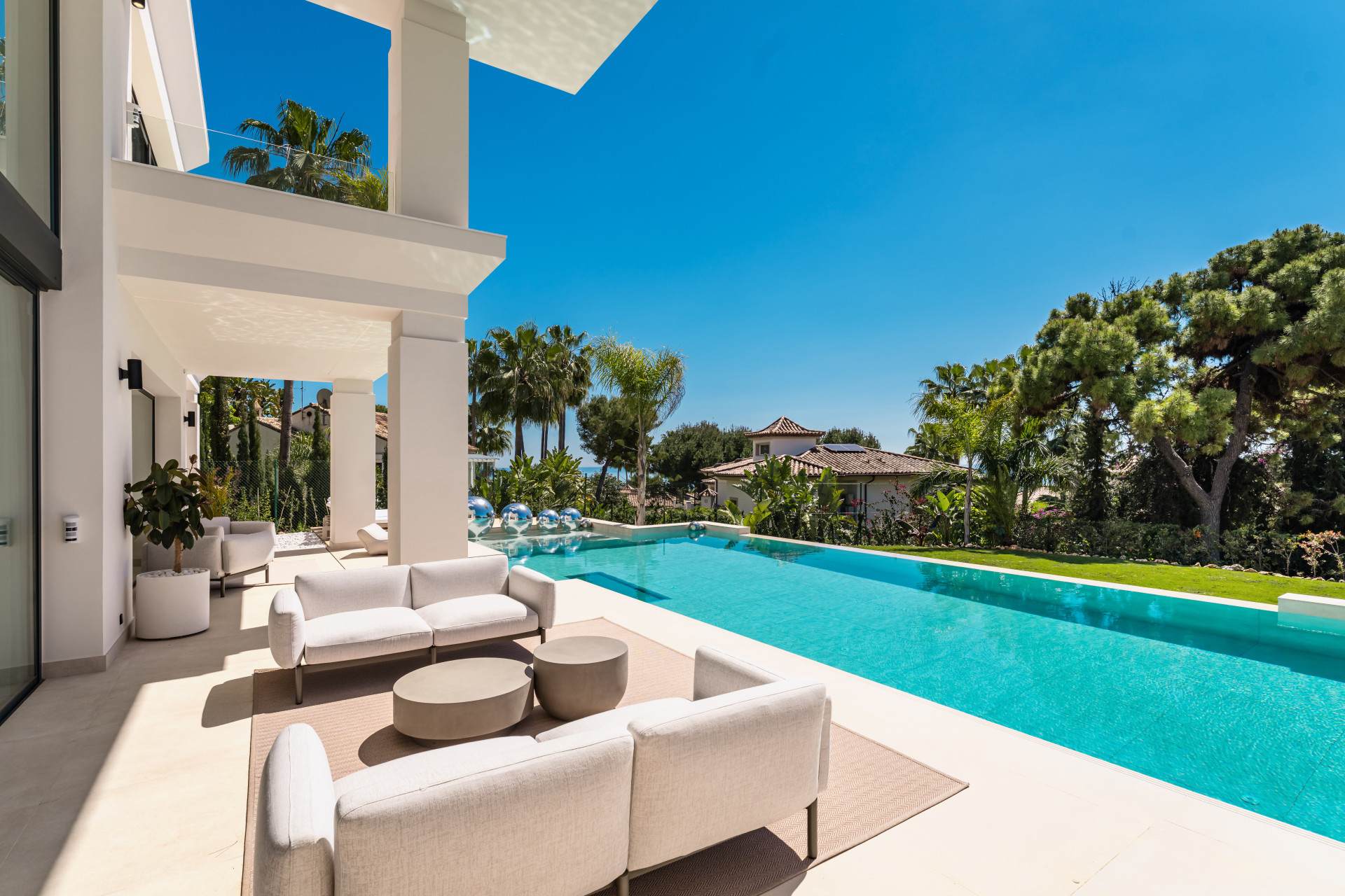 Casa de 6 Dormitorios en venta en Sierra Blanca, Marbella