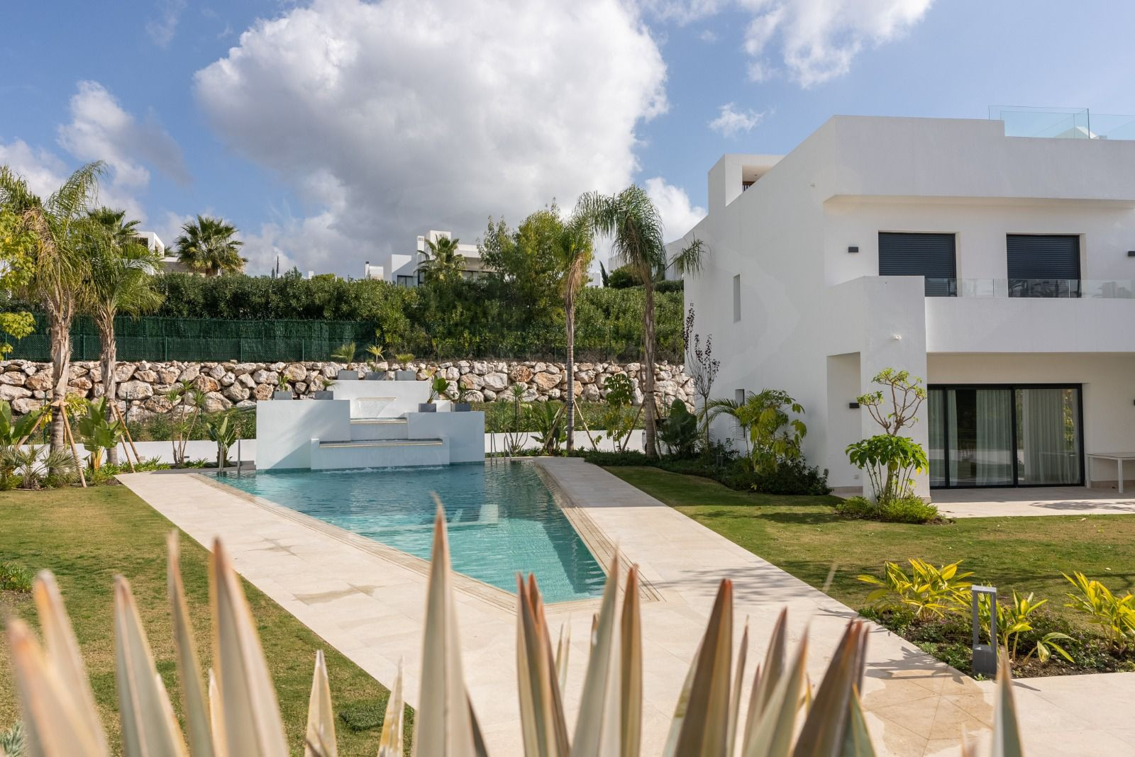 Casa de 3 Dormitorios en alquiler en Nueva Andalucía, Marbella