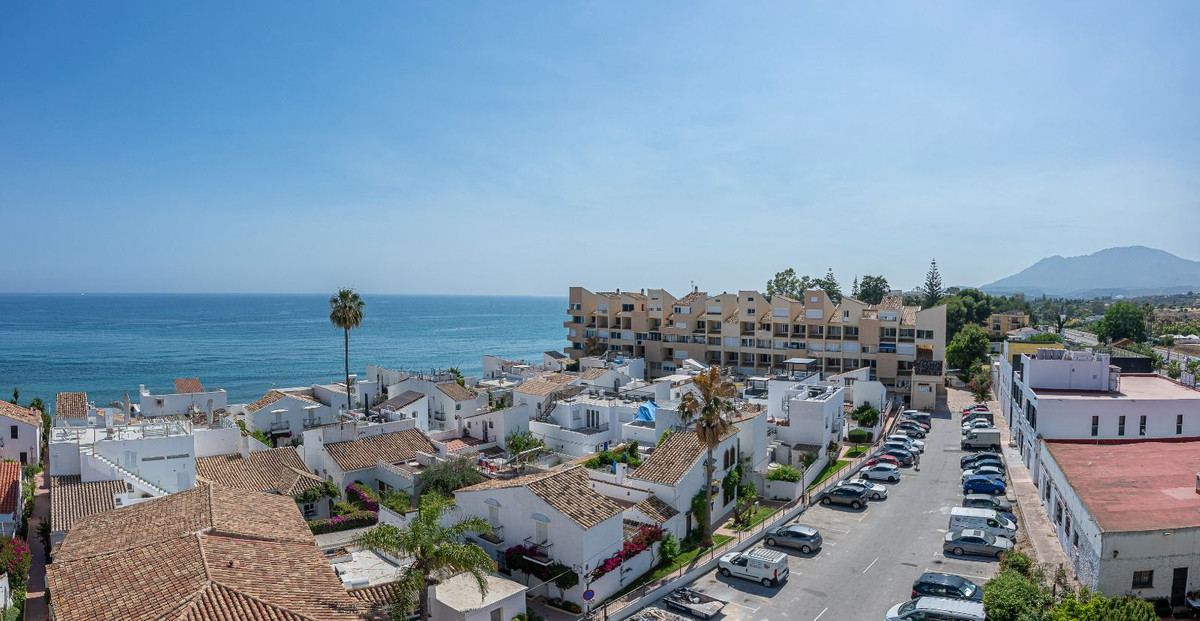 Ático de 3 Dormitorios y 2 Baños en alquiler en Estepona