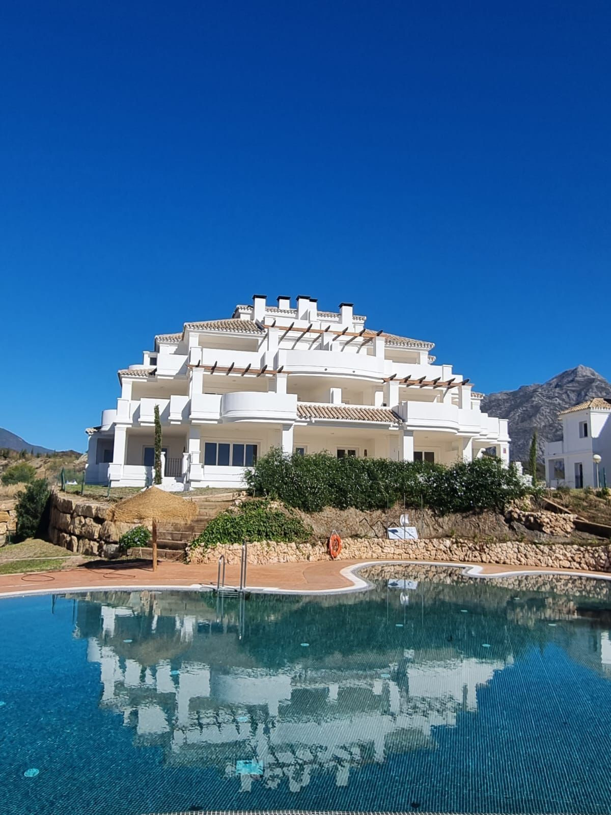 Piso de 2 Dormitorios y 2 Baños en alquiler vacacional en Nueva Andalucía, Marbella