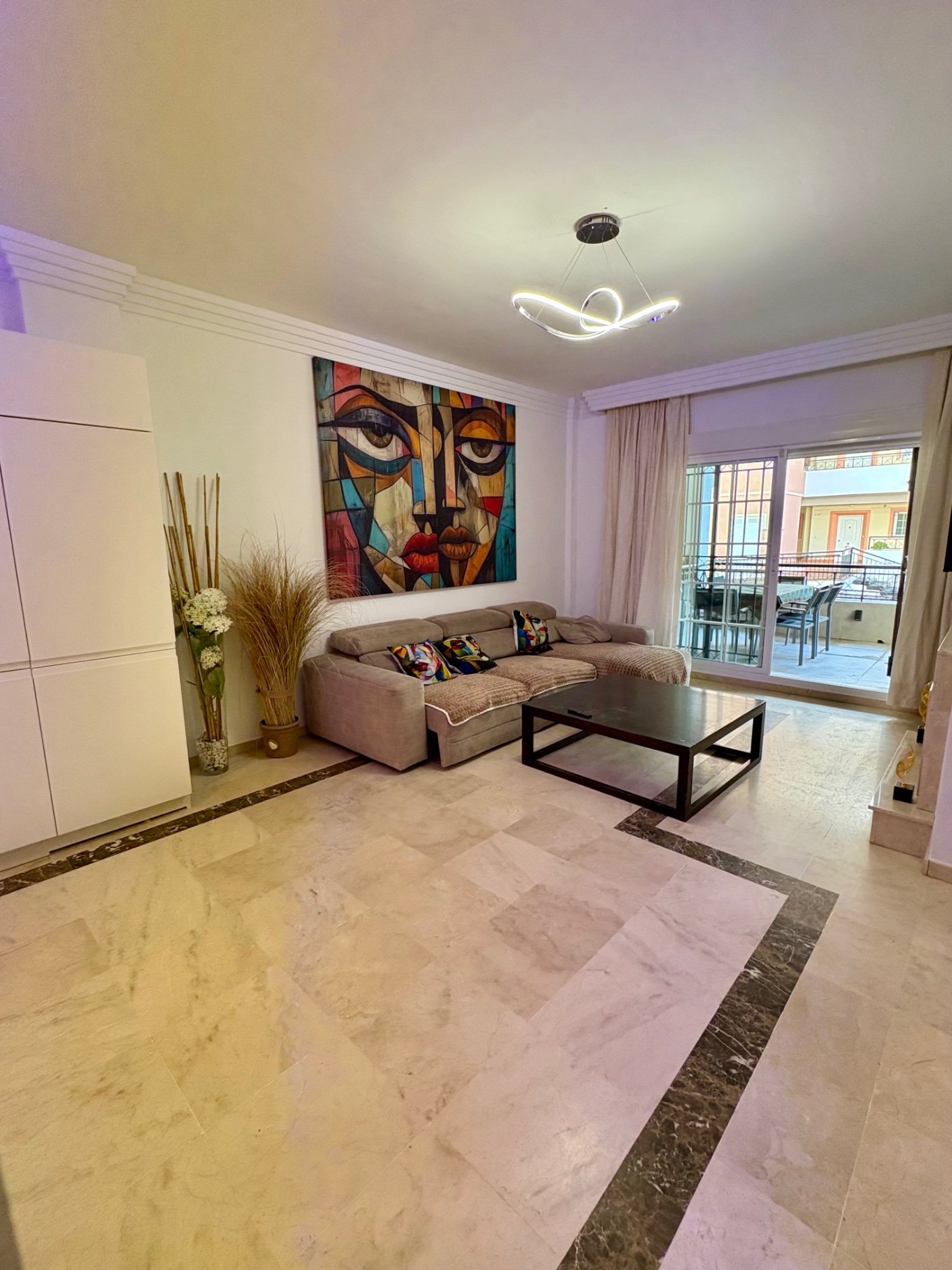 Piso de 3 Dormitorios y 2 Baños en alquiler en Nueva Andalucía, Marbella