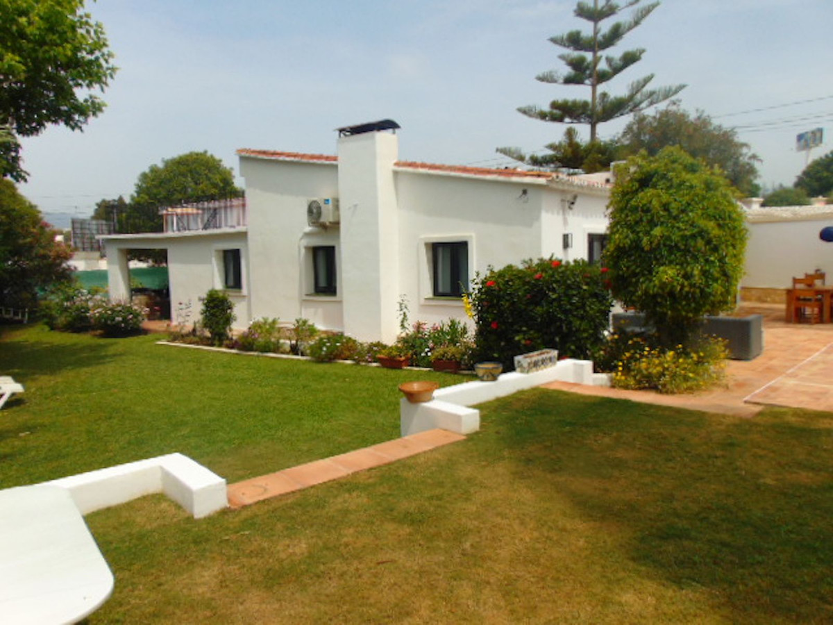 4 спални, 3 бани - Вила за продажба в San Pedro de Alcántara
