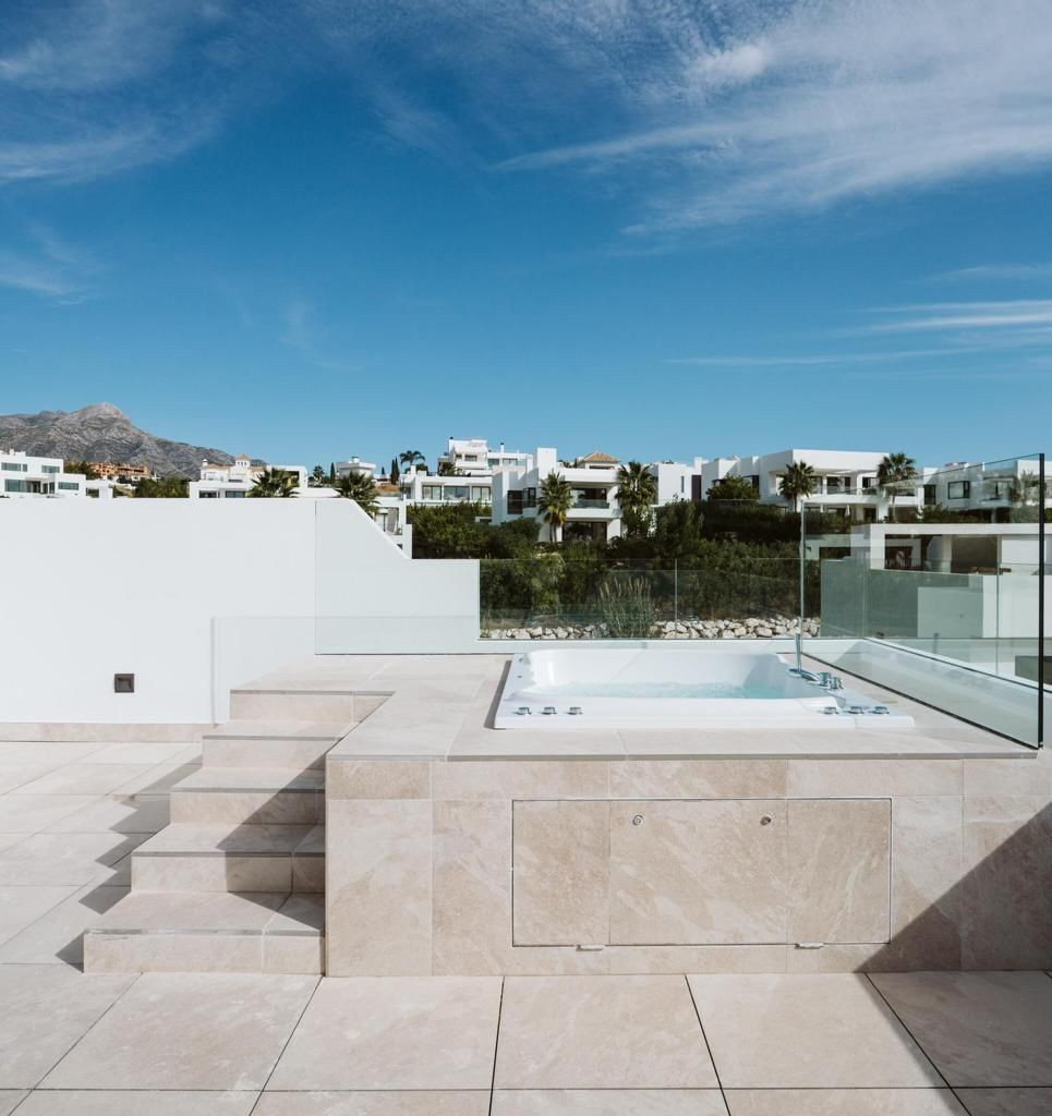 Casa de 3 Dormitorios en alquiler en Nueva Andalucía, Marbella