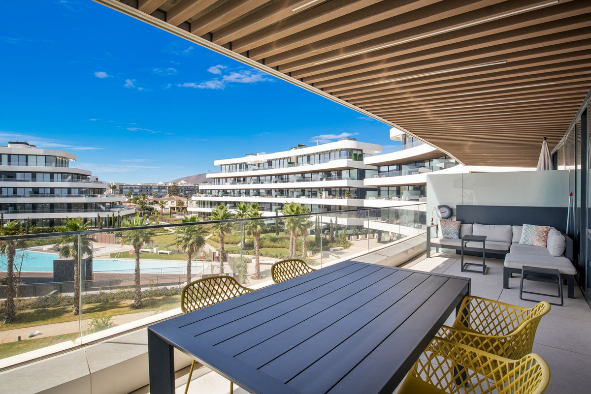 Piso de 2 Dormitorios y 2 Baños en alquiler en Torremolinos