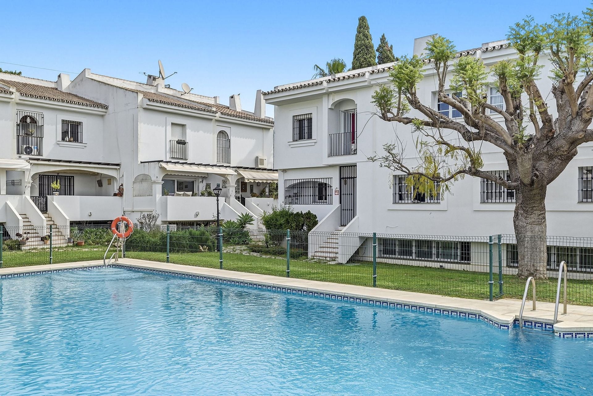 4 Bed, 2 Bath - Townhouse for Sale in Nueva Andalucia, Marbella