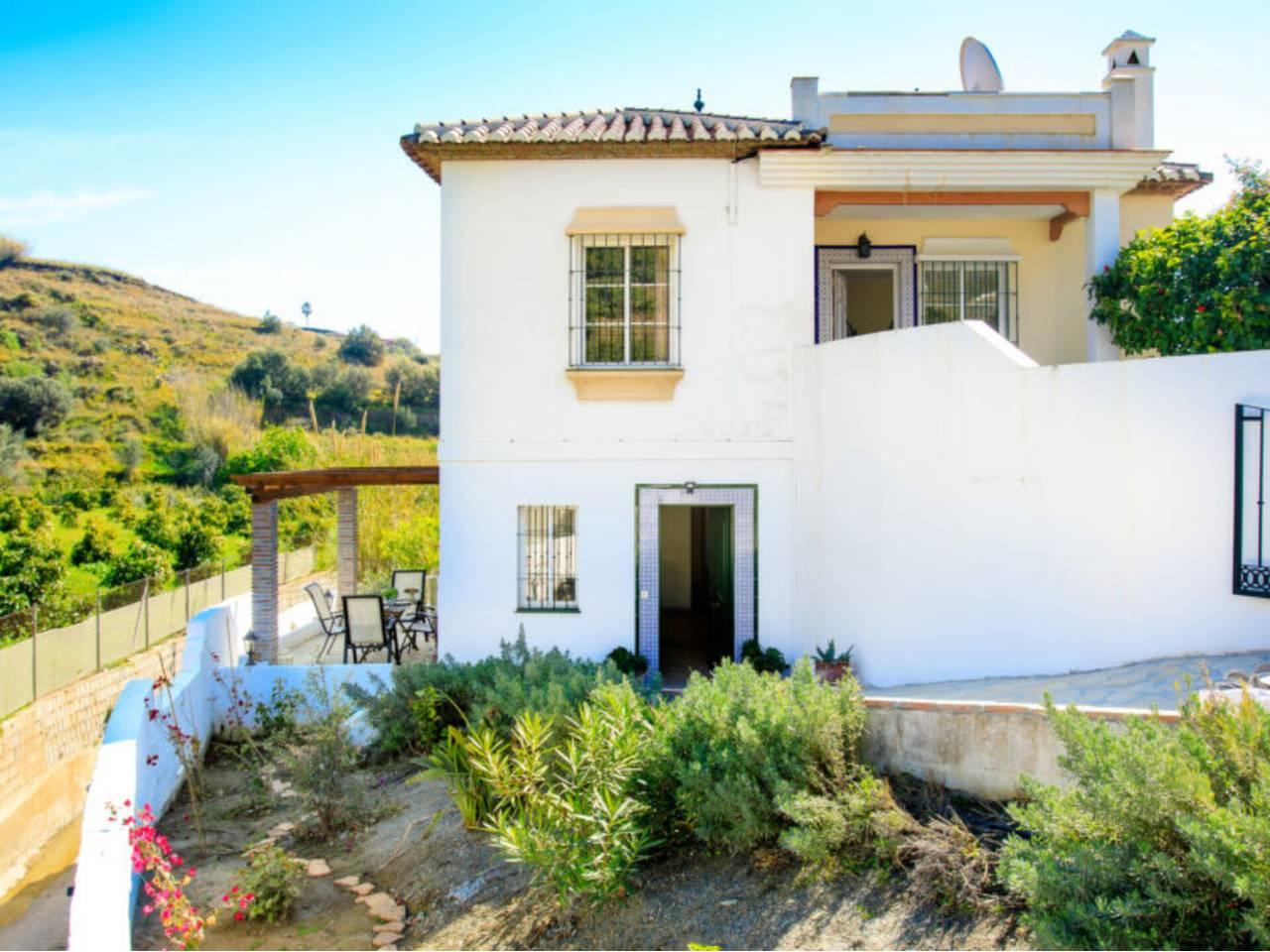 Casa Adosada de 5 Dormitorios y 3 Baños en alquiler vacacional en Nerja