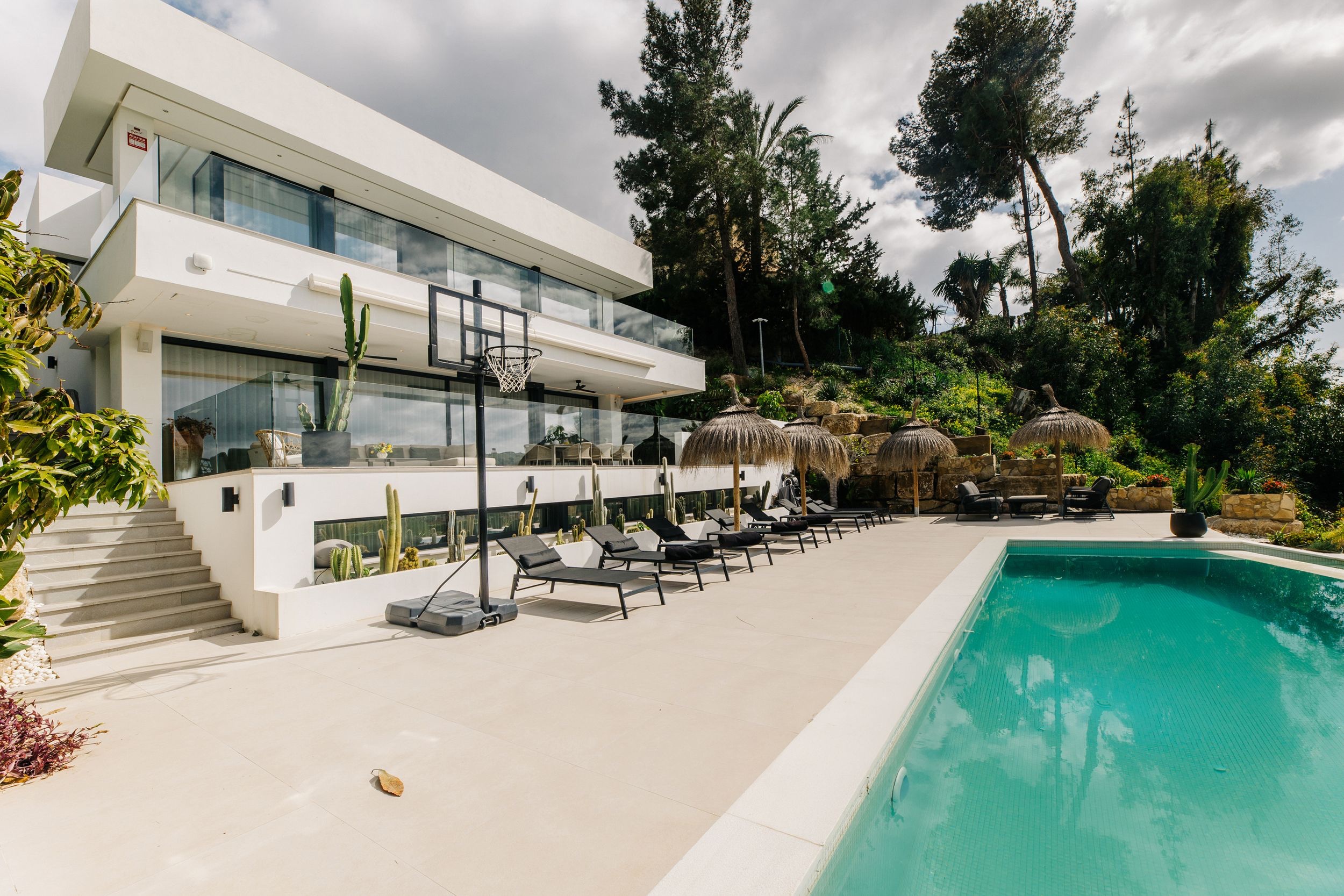 Casa de 4 Dormitorios en venta en Neava Andalucia, Marbella