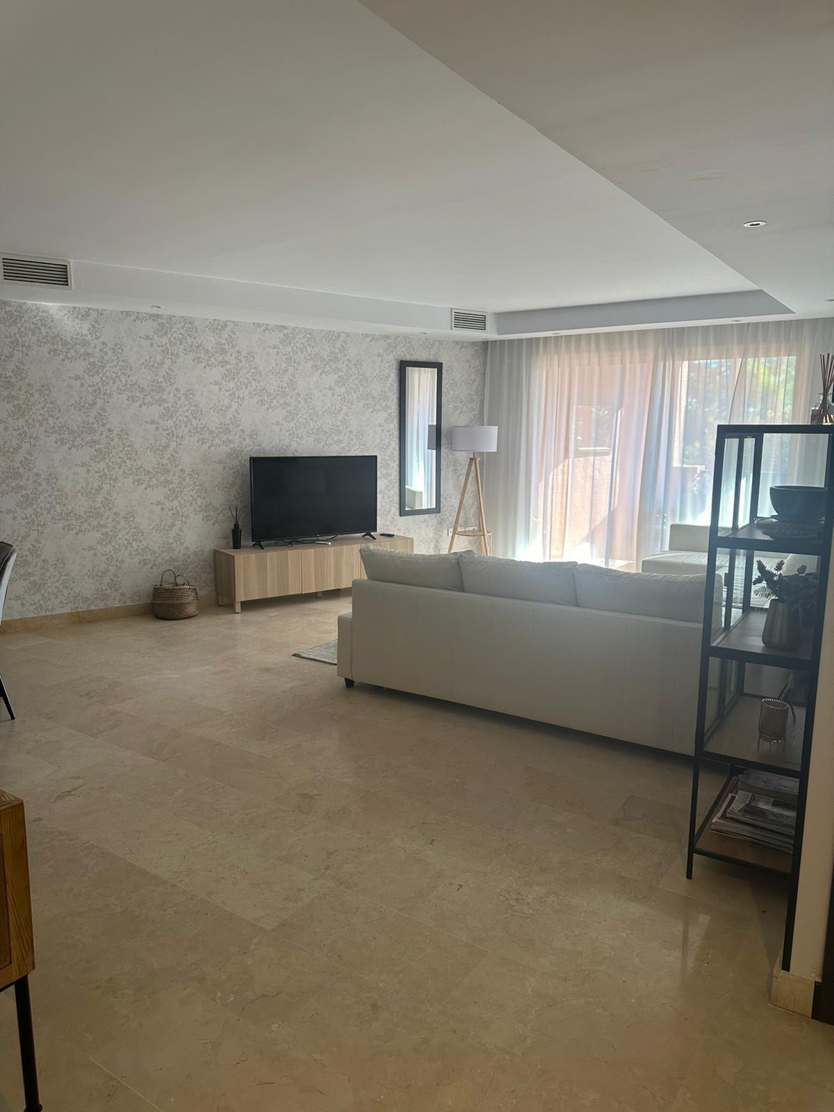 3 Bed, 2 Bath - Apartment for Rent in Marbella Golden Mile