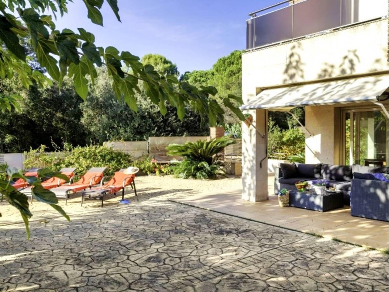 Casa Adosada de 4 Dormitorios y 3 Baños en alquiler vacacional en Lloret de Mar