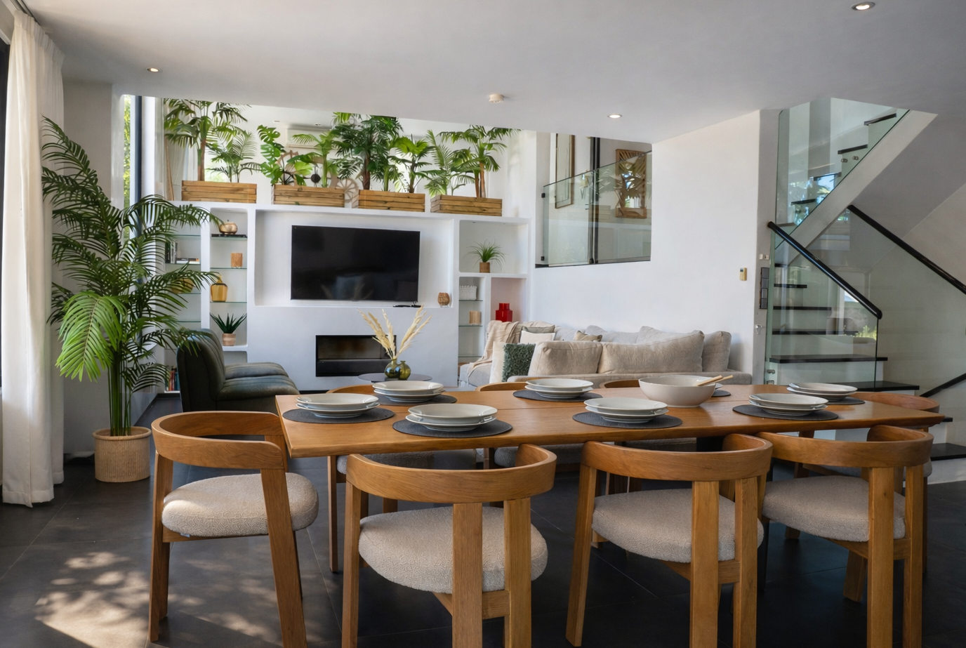 Casa de 5 Dormitorios y 6 Baños en alquiler vacacional en Nueva Andalucía, Marbella