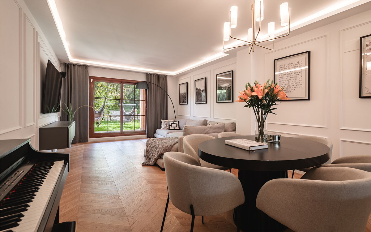 Piso de 3 Dormitorios y 2 Baños en venta en Atalaya, Estepona