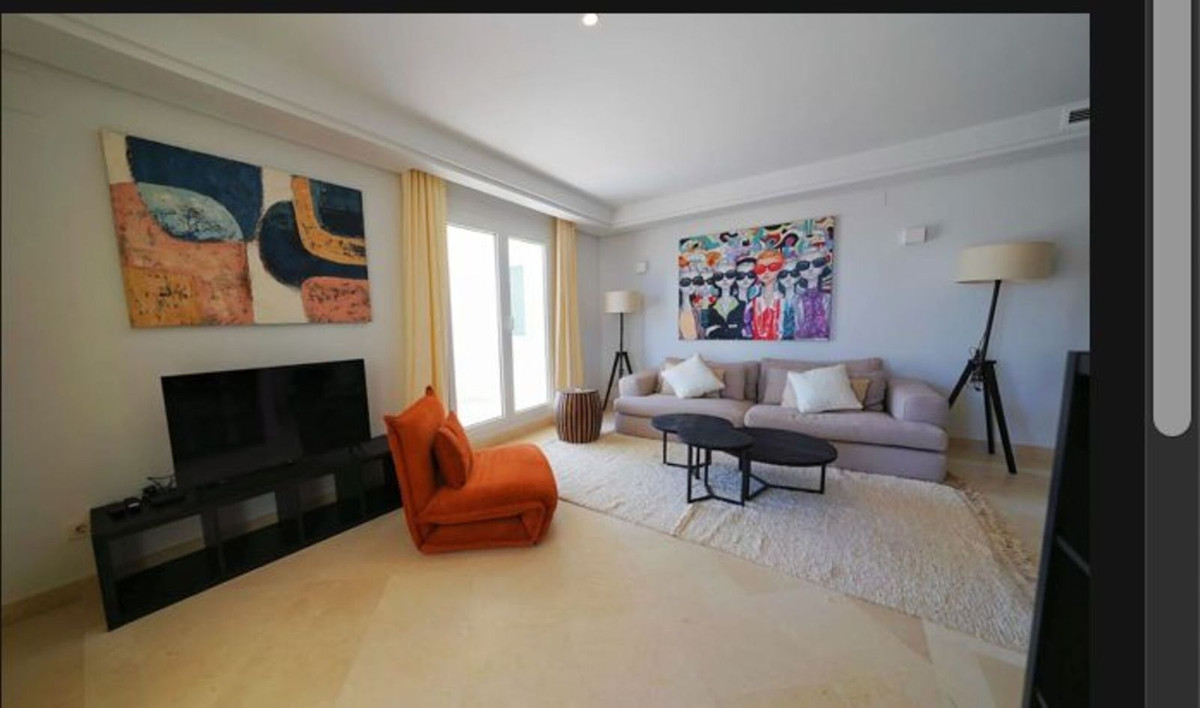 Piso de 2 Dormitorios y 2 Baños en alquiler vacacional en Nueva Andalucía, Marbella