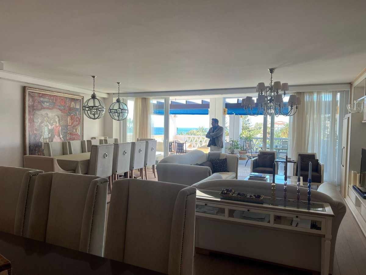 Piso de 5 Dormitorios y 4 Baños en venta en Puerto Banús