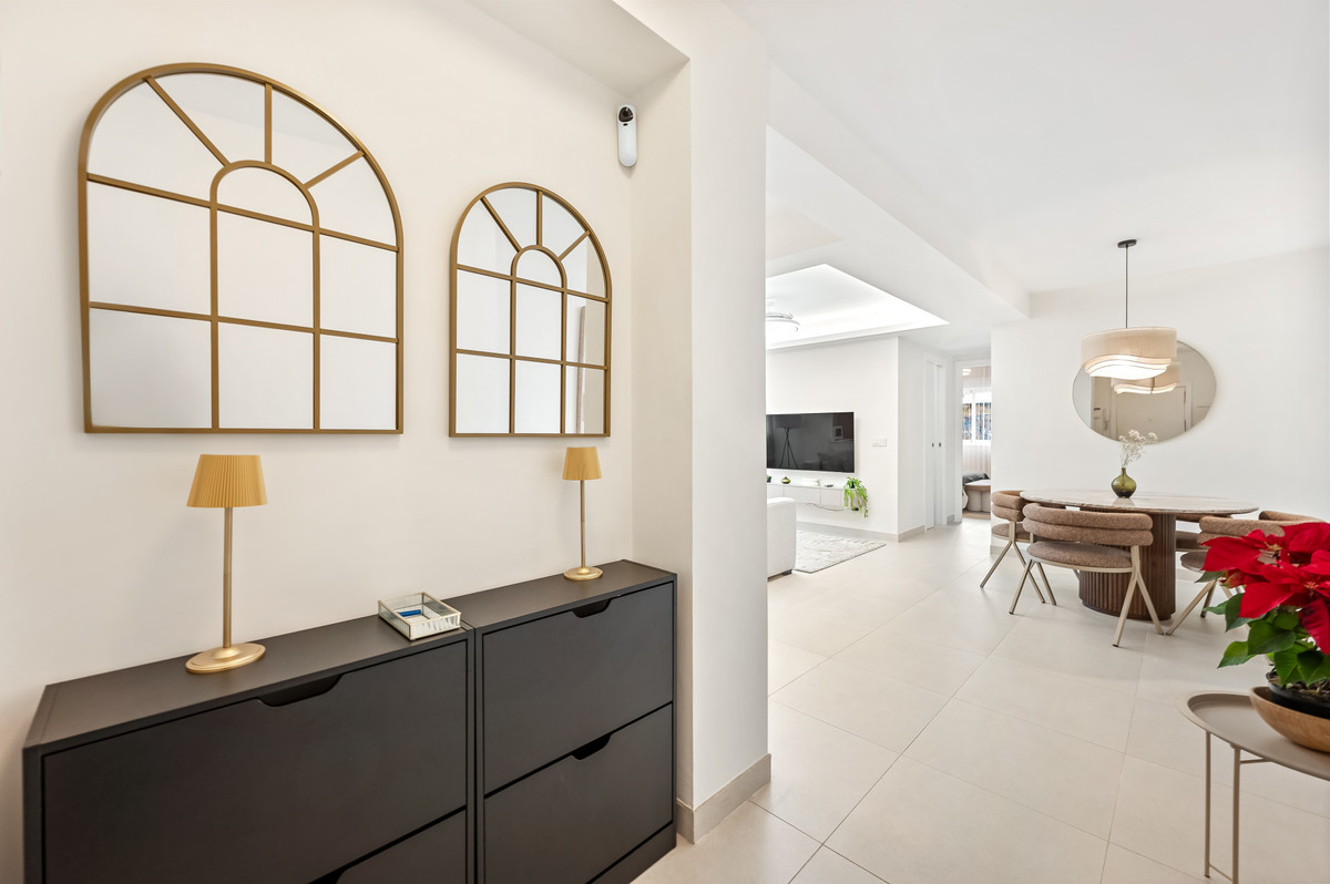 2 Bed, 1 Bath - Apartment for Rent in Marbella