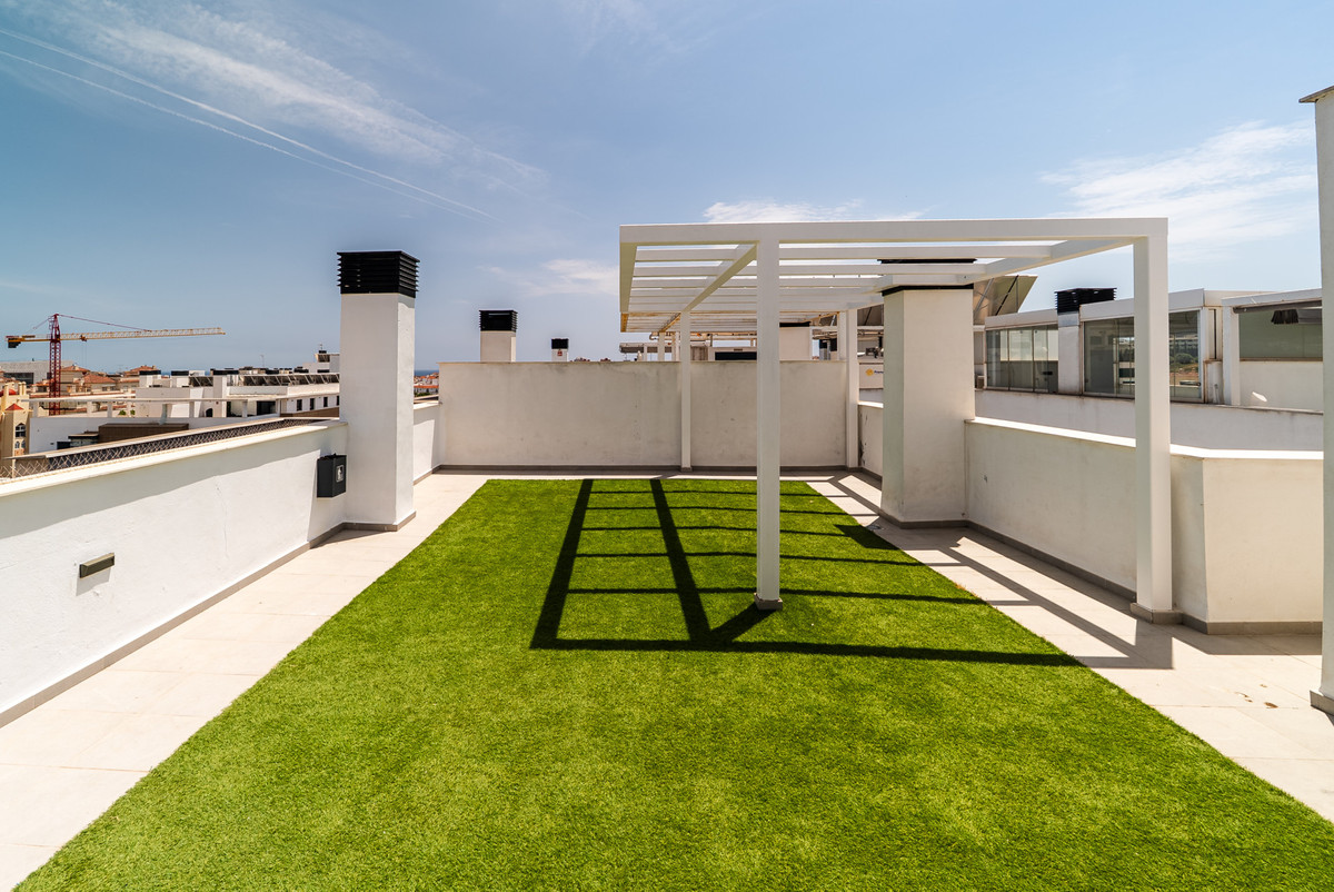 Piso de 3 Dormitorios y 2 Baños en venta en Estepona