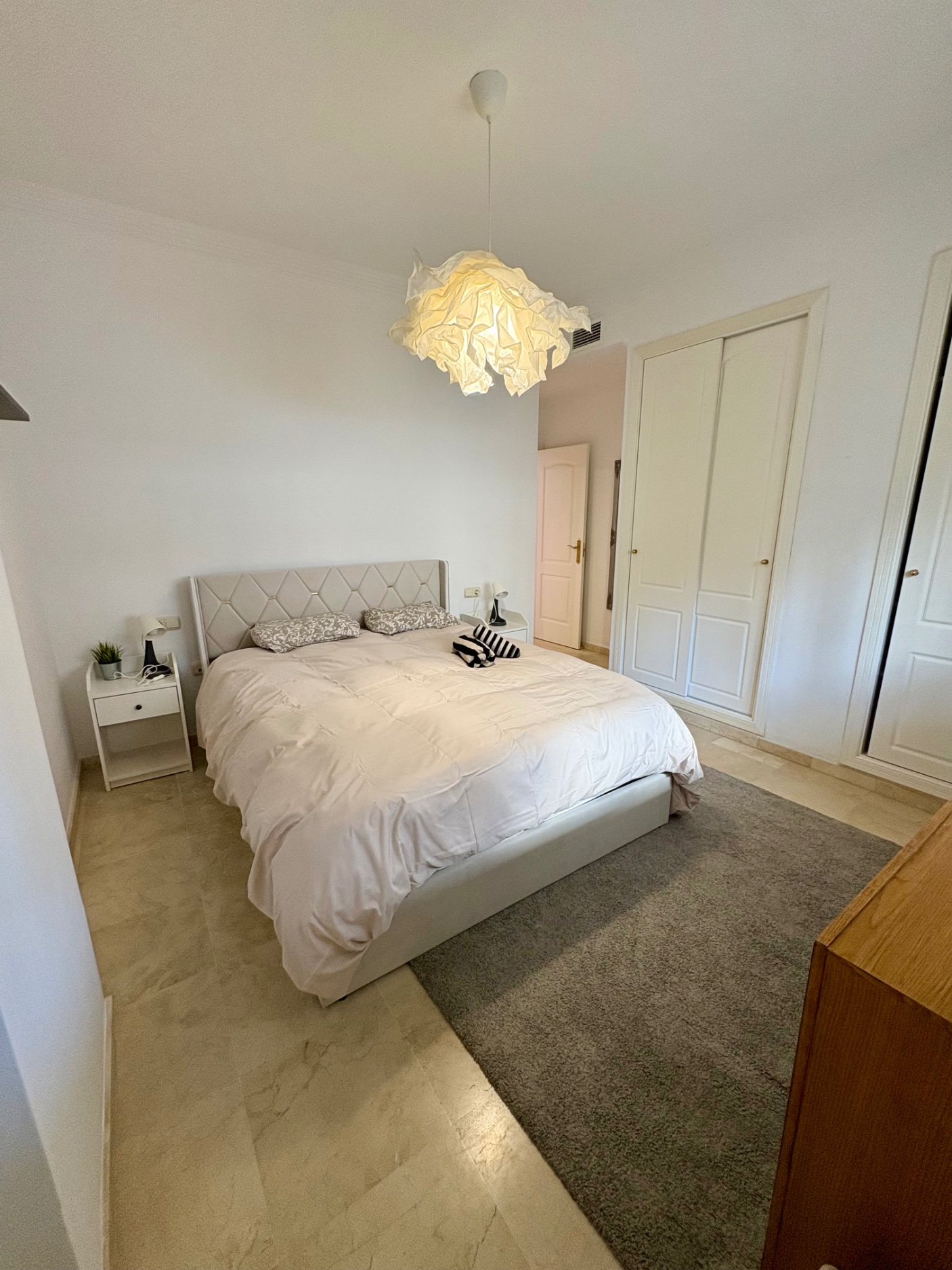 Piso de 3 Dormitorios y 2 Baños en alquiler en Nueva Andalucía, Marbella
